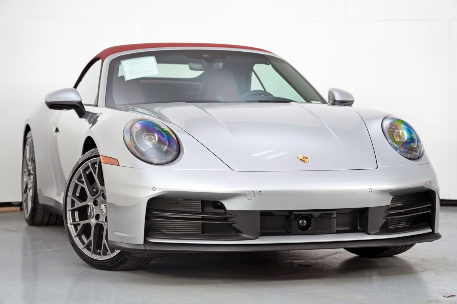 Used 2025 Porsche 911 Carrera RWD image 4