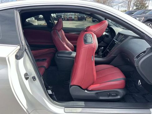 Used 2022 INFINITI Q60 Red Sport 400 w/ Carbon Fiber Package image 21