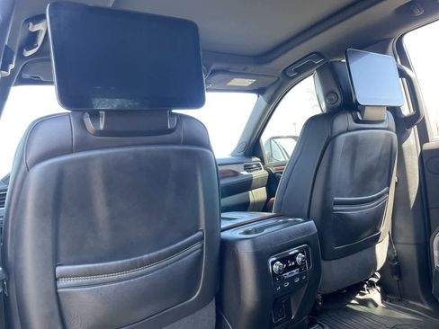 Used 2024 GMC Yukon Denali Ultimate AWD/4WD image 21