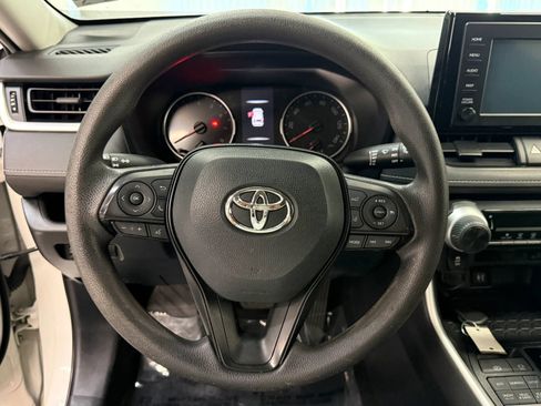 Used 2019 Toyota RAV4 LE w/ Carpet Mat Package AWD/4WD image 30