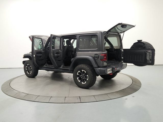 Used 2025 Jeep Wrangler Unlimited Rubicon AWD/4WD image 14