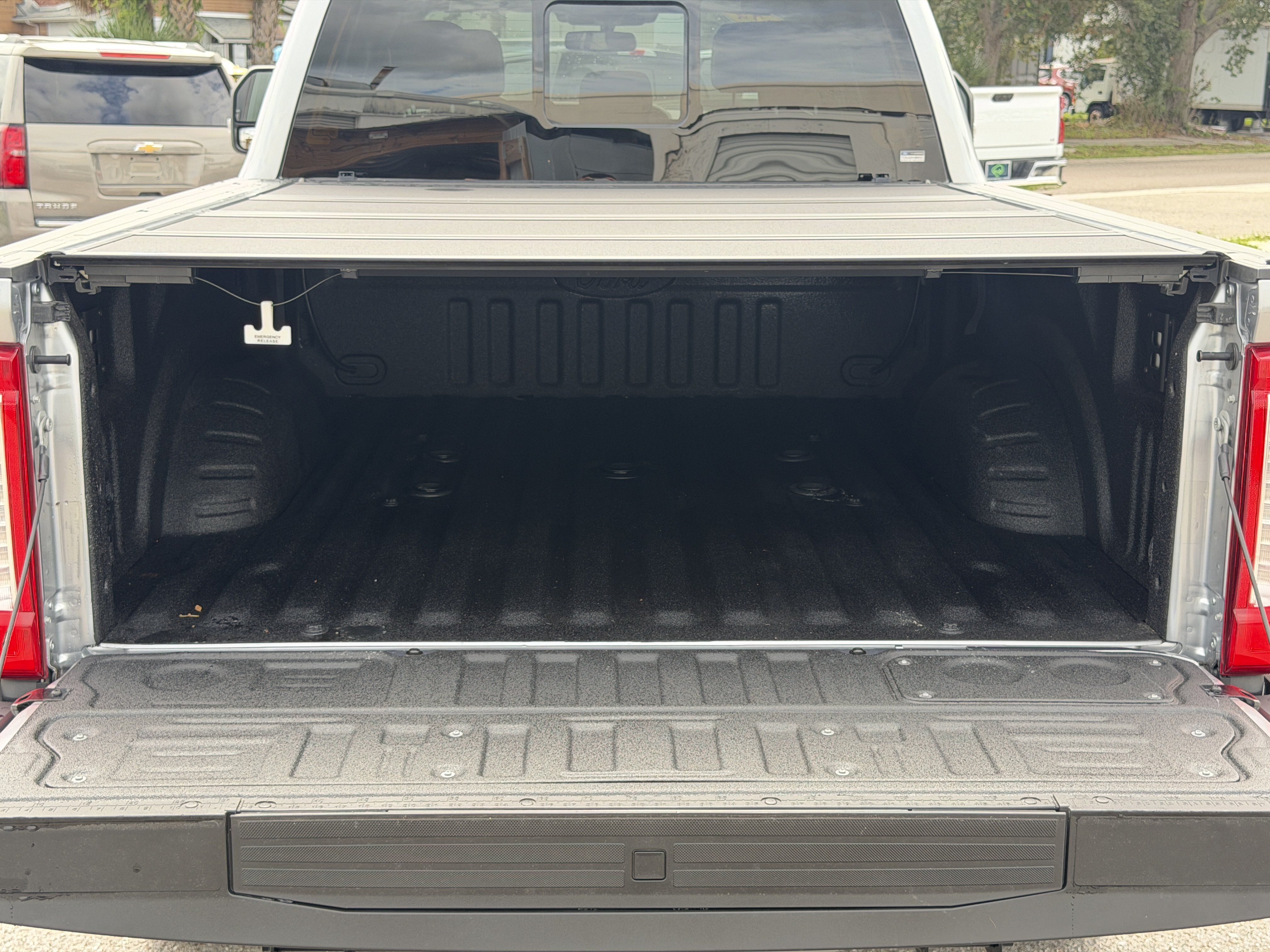 Used 2024 Ford F350 Lariat w/ Black Appearance Package AWD/4WD image 11
