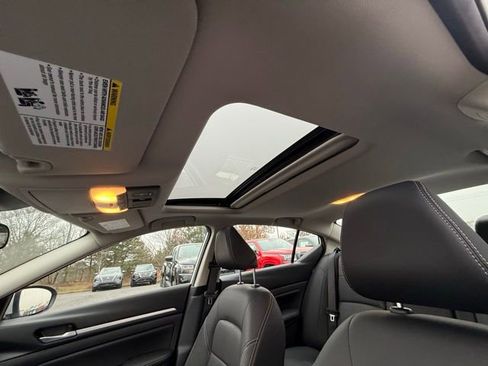 New 2025 Nissan Altima 2.5 SL image 14