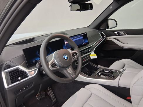 New 2026 BMW X5 sDrive40i w/ M Sport Package RWD image 2