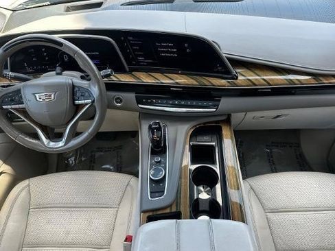 Certified 2022 Cadillac Escalade Sport Platinum AWD/4WD image 16