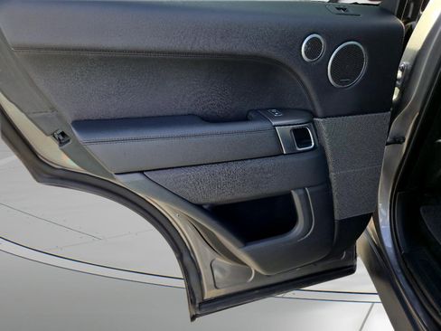 Used 2016 Land Rover Range Rover Sport SE image 50