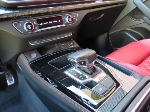 Used 2022 Audi SQ5 Prestige w/ Prestige Package AWD/4WD image 19