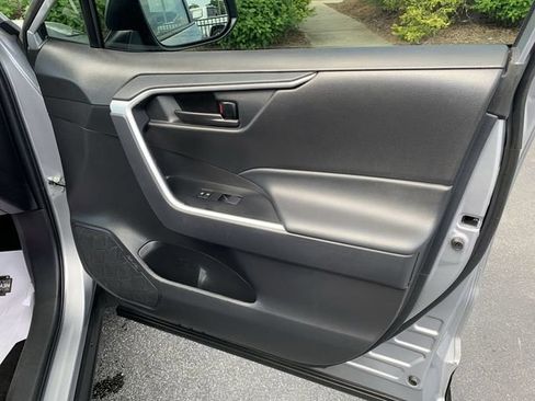 Certified 2025 Toyota RAV4 LE FWD image 13