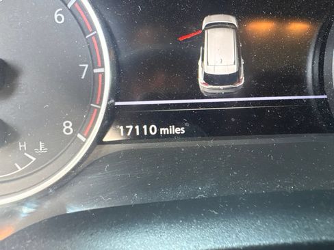 Used 2023 Nissan Rogue S FWD image 6