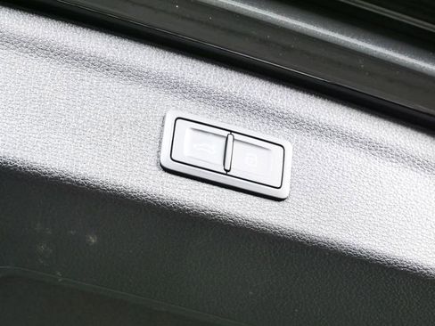 Used 2023 Audi Q3 2.0T Premium w/ Black Optic Sport Package AWD/4WD image 11