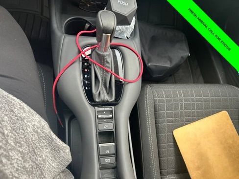 Used 2025 Honda HR-V LX image 28