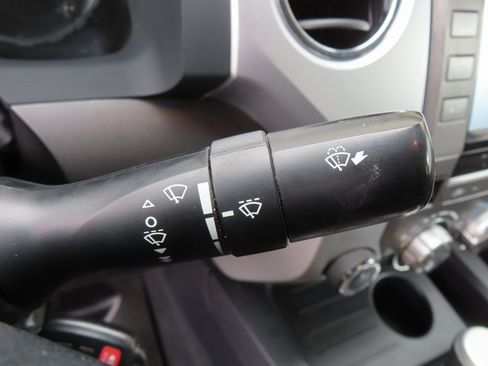 Used 2018 Toyota Tundra SR5 image 22