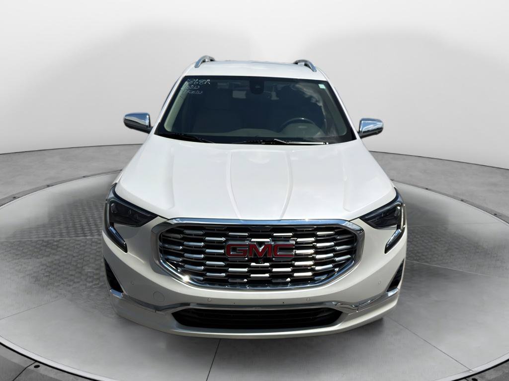 Used 2020 GMC Terrain Denali w/ Denali Premium Package FWD image 8