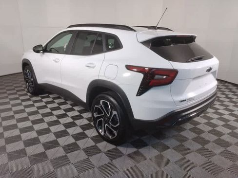 Used 2024 Chevrolet Trax RS w/ Sunroof Package image 19