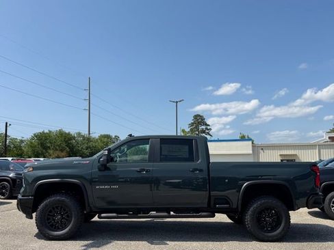 New 2026 Chevrolet Silverado 2500 ZR2 AWD/4WD image 8