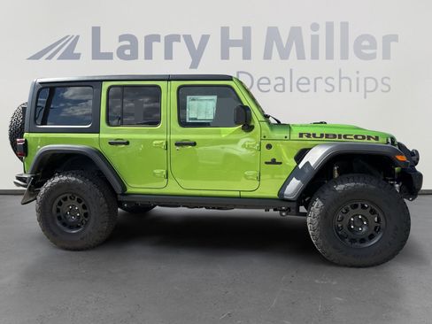 New 2025 Jeep Wrangler Unlimited Rubicon w/ Convenience Group AWD/4WD image 9