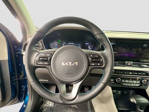 Used 2022 Kia Niro Touring Special Edition image 11