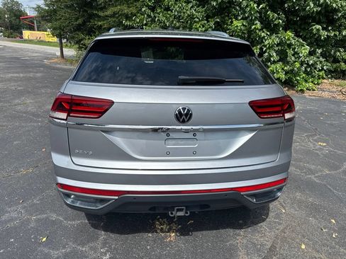 Used 2023 Volkswagen Atlas Cross Sport SE w/ Black Wheel Package FWD image 4