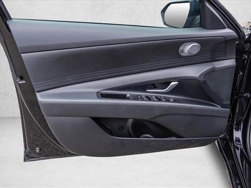 Certified 2025 Hyundai Elantra Blue image 12