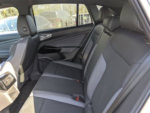 Used 2023 Volkswagen ID.4 Pro S image 5