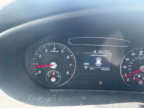 Used 2020 Kia Sorento LX w/ LX I4 Convenience Package FWD image 10