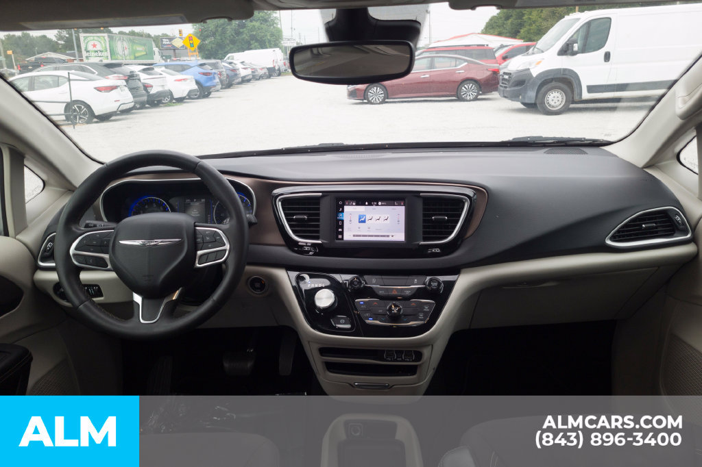 Used 2023 Chrysler Voyager LX FWD image 21