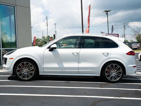Used 2015 Porsche Cayenne Turbo AWD/4WD image 20