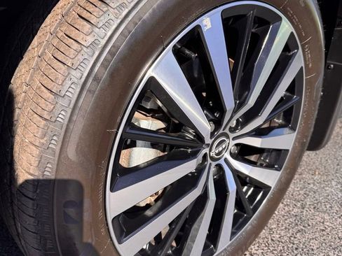 Used 2025 Nissan Pathfinder Platinum w/ Cargo Package image 37