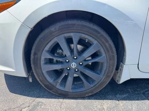 Used 2017 Nissan Altima 2.5 SR w/ Midnight Edition Package FWD image 15