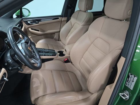 Certified 2019 Porsche Macan S AWD/4WD image 5