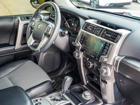 Used 2022 Toyota 4Runner SR5 Premium image 12