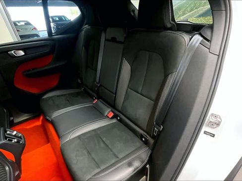 Used 2019 Volvo XC40 T5 R-Design image 21