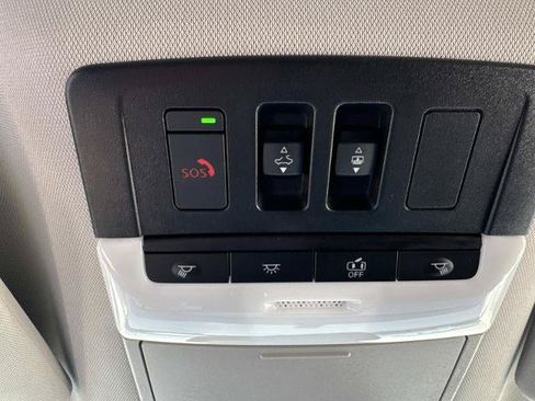 Used 2023 Nissan Pathfinder SL w/ SL Premium Package FWD image 23