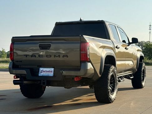Used 2026 Toyota Tacoma TRD Off-Road AWD/4WD image 9