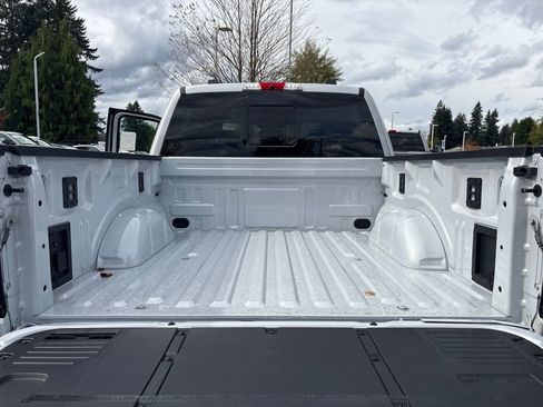 New 2025 Ford F150 Lightning Lariat image 31