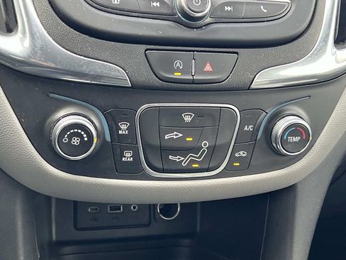 Used 2023 Chevrolet Equinox LS w/ LS Convenience Package image 18