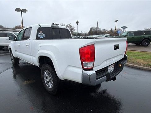 Used 2017 Toyota Tacoma SR5 image 6
