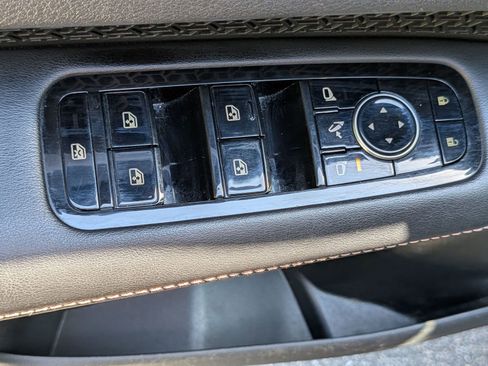 Used 2023 Nissan Ariya FWD image 14