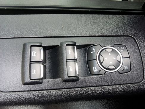 Used 2016 Ford F150 Lariat w/ Equipment Group 502A Luxury AWD/4WD image 18