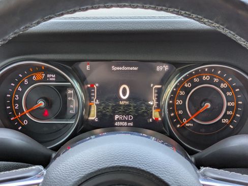 Used 2020 Jeep Wrangler Unlimited Sahara AWD/4WD image 21