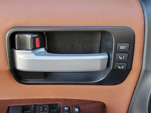 Used 2015 Toyota Sequoia Platinum image 31