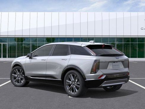 New 2026 Cadillac Optiq Sport 2 AWD/4WD image 4