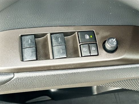 Used 2023 Toyota Camry SE image 17