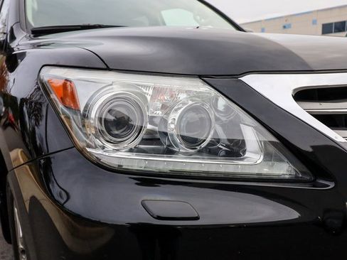 Used 2013 Lexus LX 570 4WD image 22