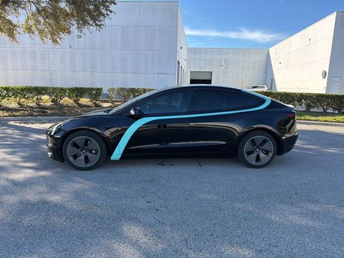 Used 2022 Tesla Model 3 image 2