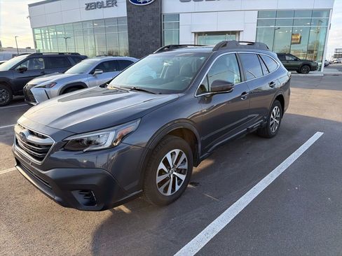 Used 2020 Subaru Outback Premium image 4