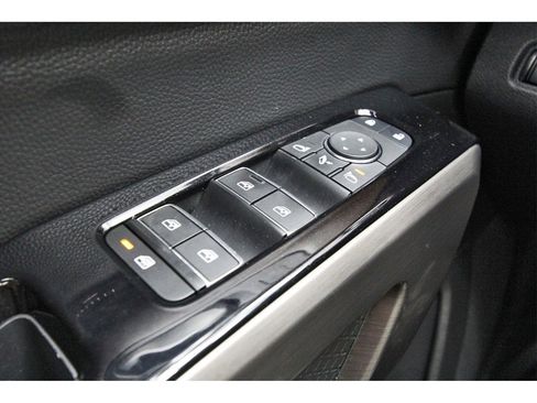 Used 2024 Nissan Pathfinder Platinum image 19