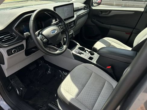 Used 2023 Ford Escape Active w/ Tech Pack #1 AWD/4WD image 11