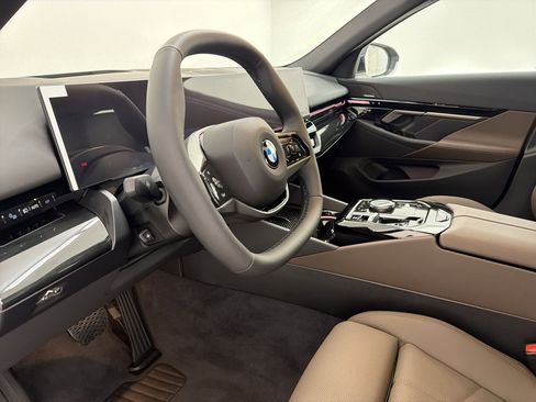New 2026 BMW 530i w/ Premium Package RWD image 4