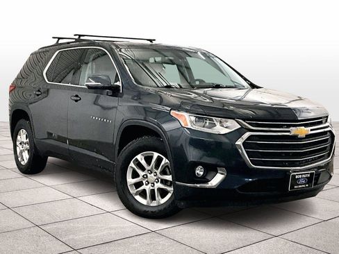 Used 2019 Chevrolet Traverse LT image 2